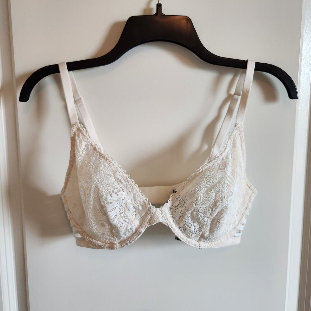 Victoria's Secret Very Sexy White Cream Lace Unlined Plunge Bra - 32DD
